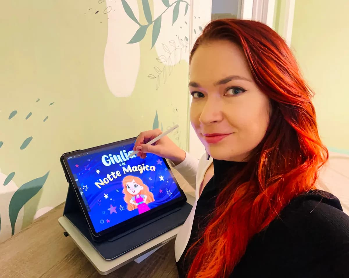 Karmina disegna su tablet